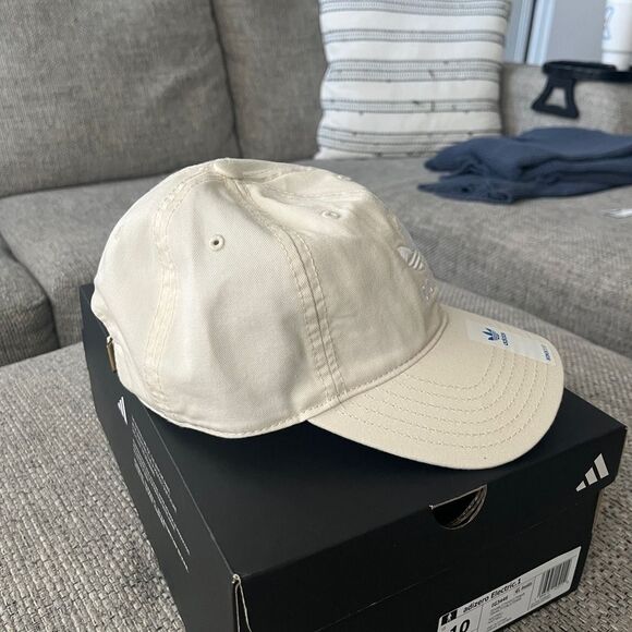 Women’s Adidas Hat - Picture 4 of 5
